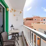 Emerald Autentic Canary أرونا