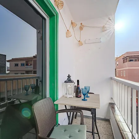 Emerald Autentic Canary