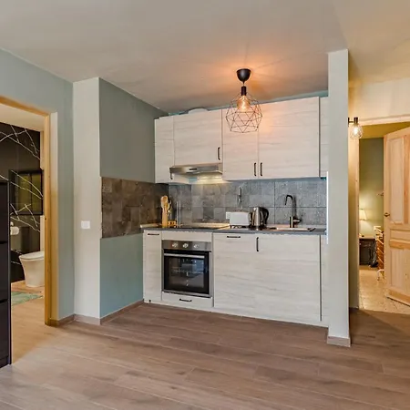 Emerald Autentic Canary