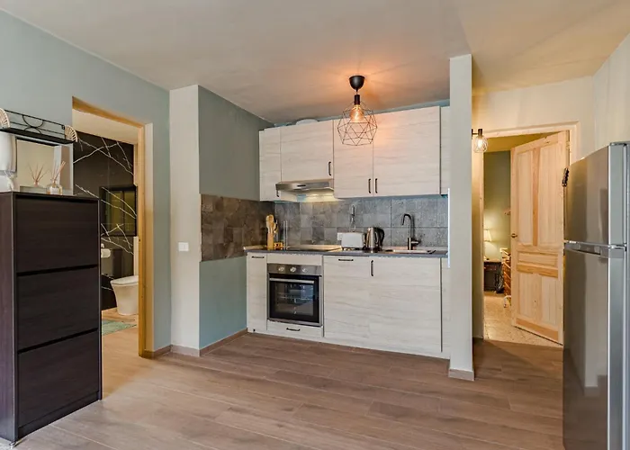 Emerald Autentic Canary